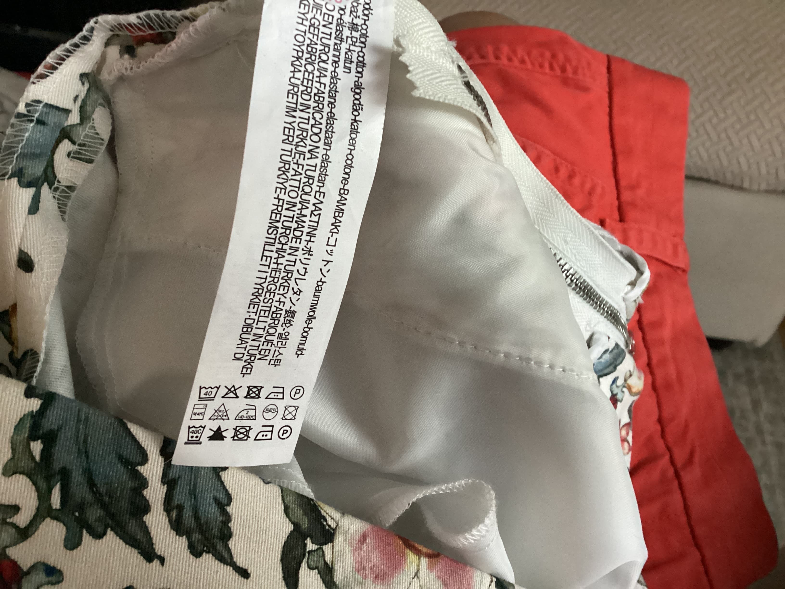 Zara , Frente. Condición: Mint.