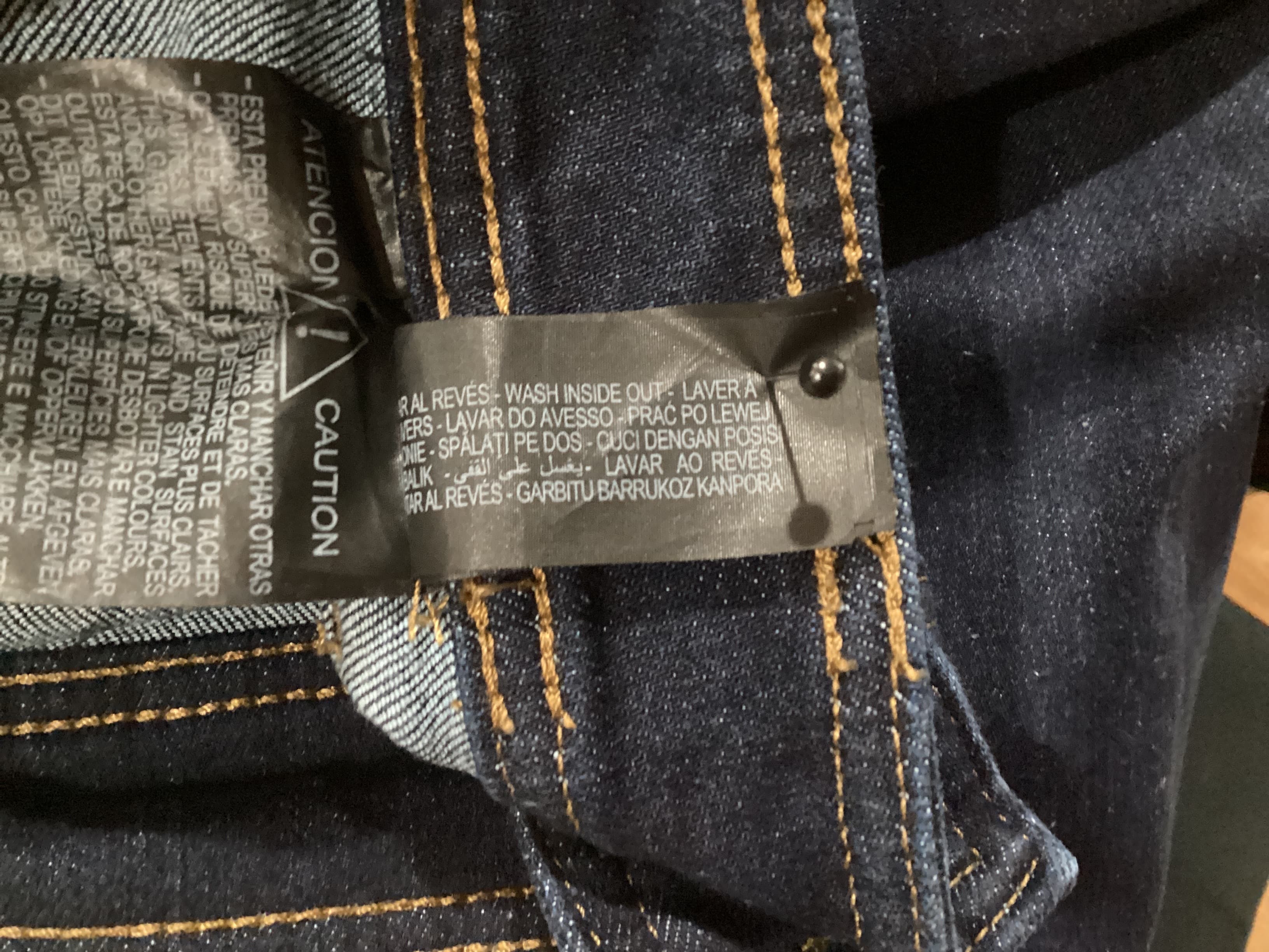 Zara , Frente. Condición: Mint.