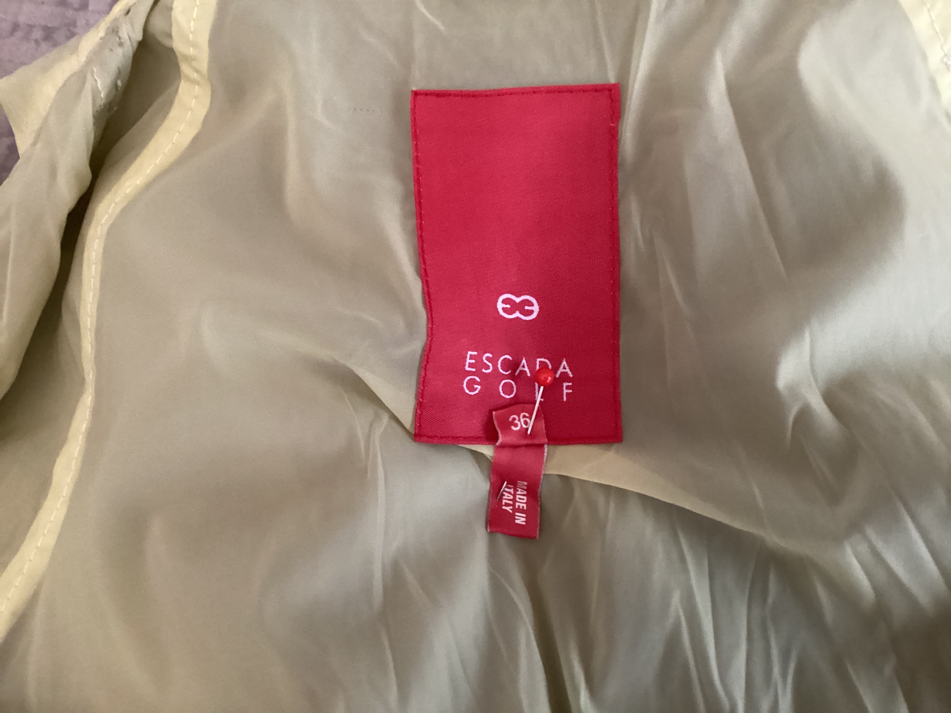 Escada Golf Vintage Y2K jacket, Frente. Condición: Mint.